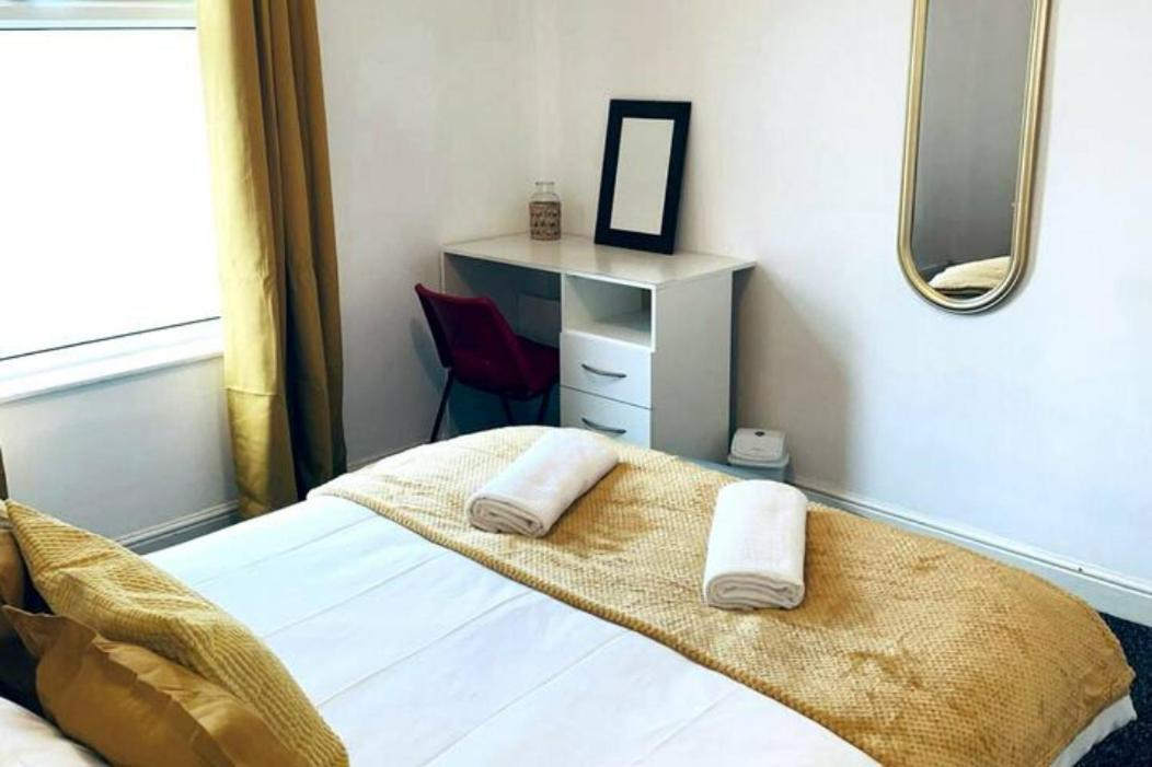 Вилла Comfortable Town House In Coventry City Centre Экстерьер фото