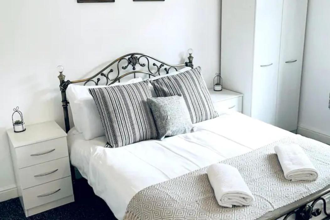 Вилла Comfortable Town House In Coventry City Centre Экстерьер фото